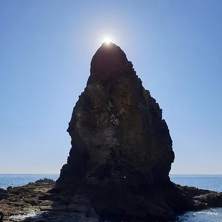 Top-floor 2 Bedroom With Sea View And Pool *