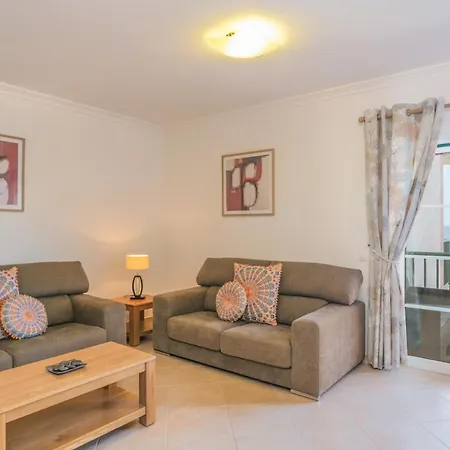 Top-floor 2 Bedroom With Sea View And Pool *