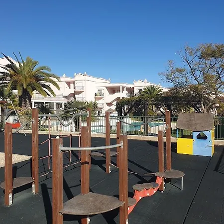 Top-floor 2 Bedroom With Sea View And Pool * Senhora da Luz