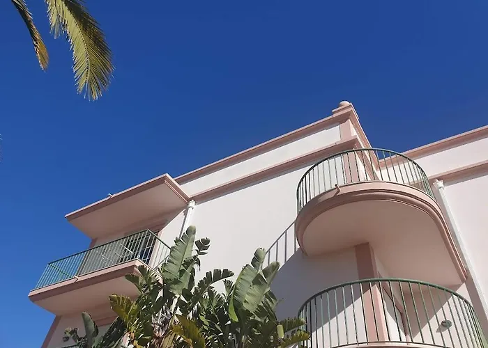 Top-floor 2 Bedroom With Sea View And Pool Appartement