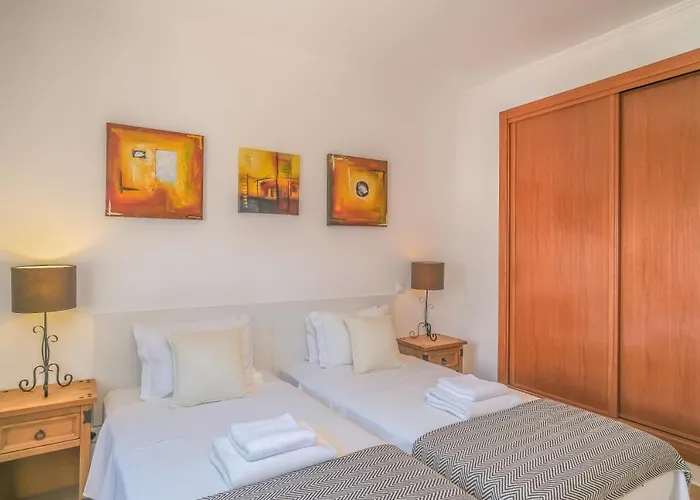 Top-floor 2 Bedroom With Sea View And Pool Appartement *