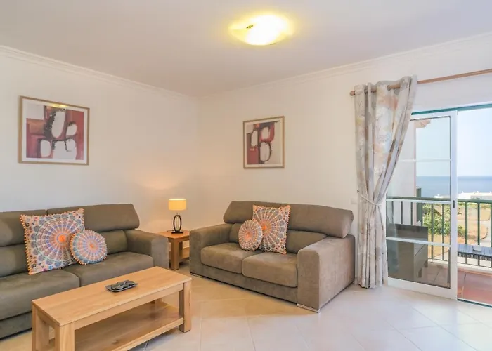 Top-floor 2 Bedroom With Sea View And Pool *
