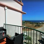Top-floor 2 Bedroom With Sea View And Pool